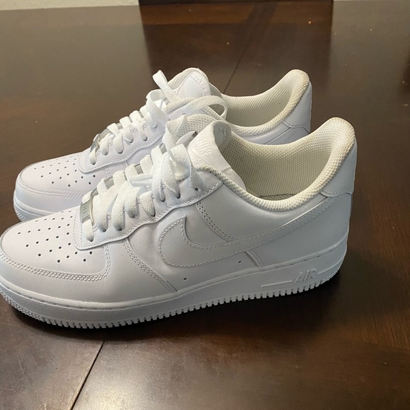 SOLD Men’s Size 8 White Air Force One - Picture 3 of 4